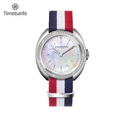Montre à bracelet en nylon à dégagement rapide pour femmes